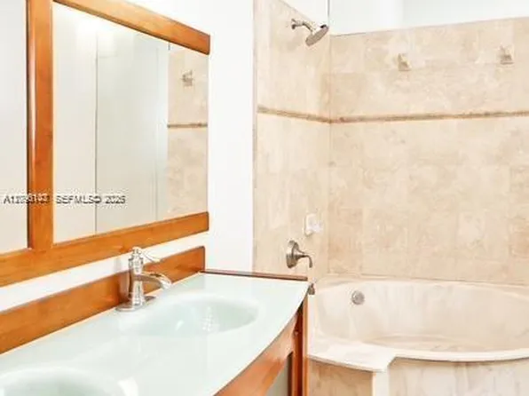 347 Leslie Dr #347, Hallandale, FL 33009