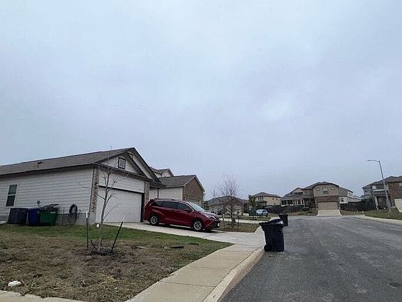 4th image of 5915 Poolside Park