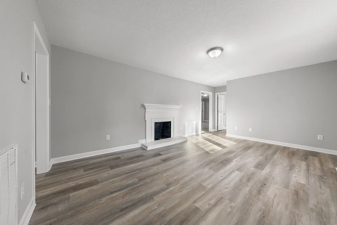 3 bed, 2151 sqft, $1,925 — Photo 2