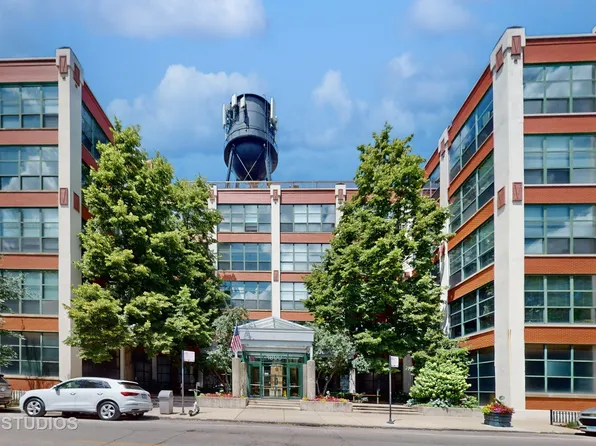 1800 W Roscoe St APT 406, Chicago, IL 60657