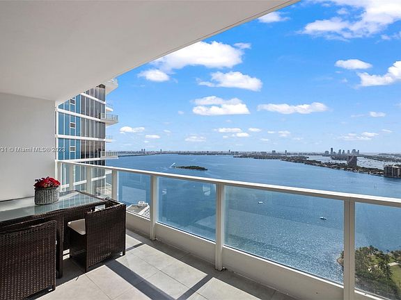 2nd image of 2020 N Bayshore Dr APT 3305