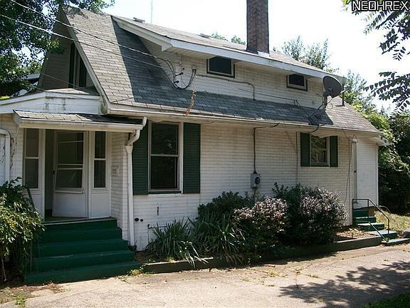 2nd image of 211 Clarencedale Ave