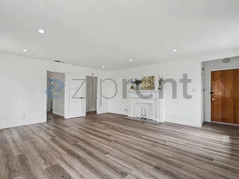 735 S Saint Louis St — Photo 5