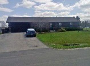 495 Mason Rd, Gilberts, IL 60136