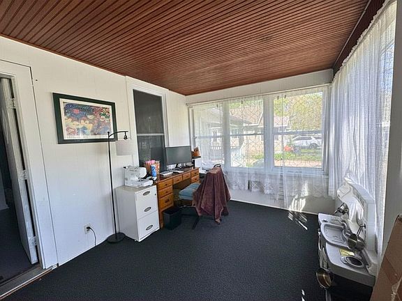 4th image of 672 E Isabella Ave