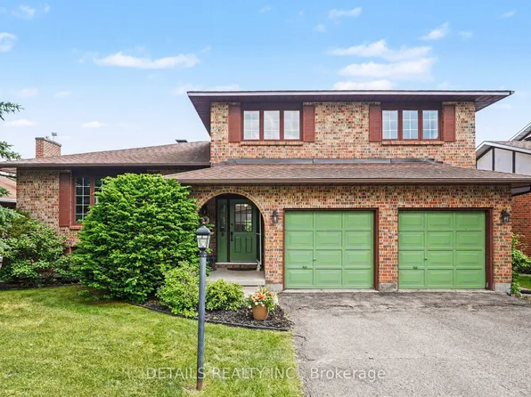 152 Foxfield Dr, Ottawa, ON K2J 2T1