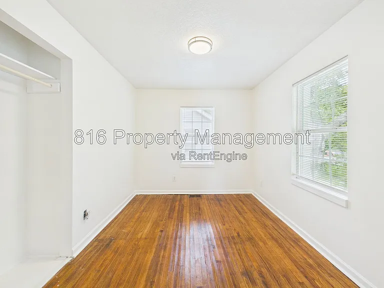 7924 Agnes Ave — Photo 5