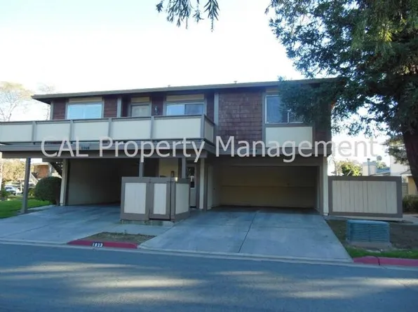 1823 Cherokee Dr, Salinas, CA 93906