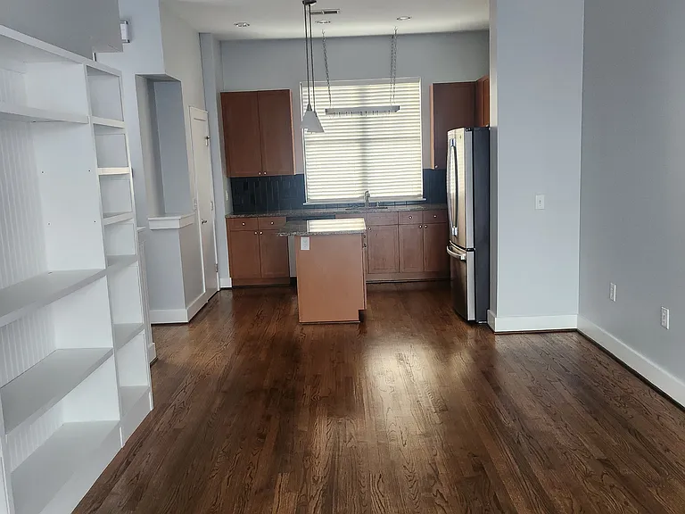 310 N Broad St — Photo 5