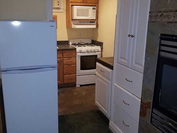 3rd image of 947 Park Ave #6