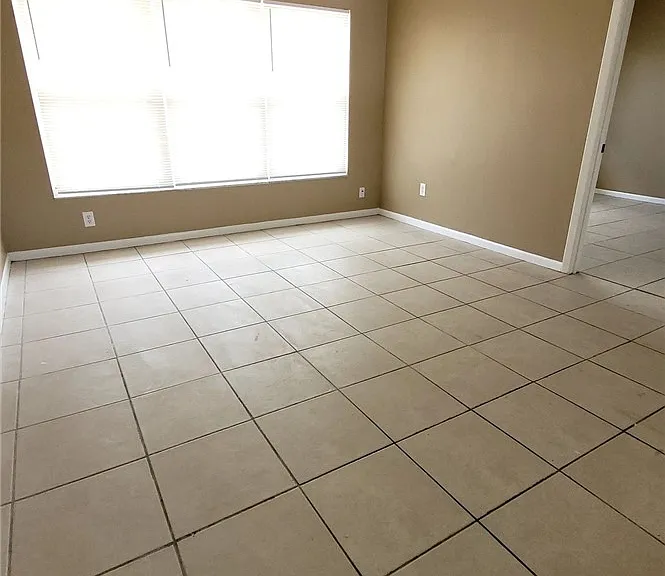 241 S Commerce Ave #202 — Photo 8