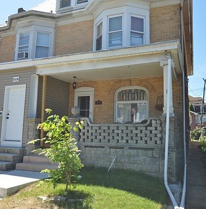 2nd image of 1826 Ferry St