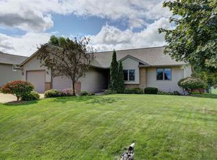 W2373 Hickory Park Dr, Appleton, WI 54915