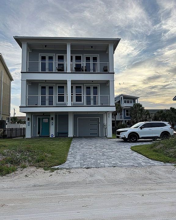 1st image of 935 Ocean Ave