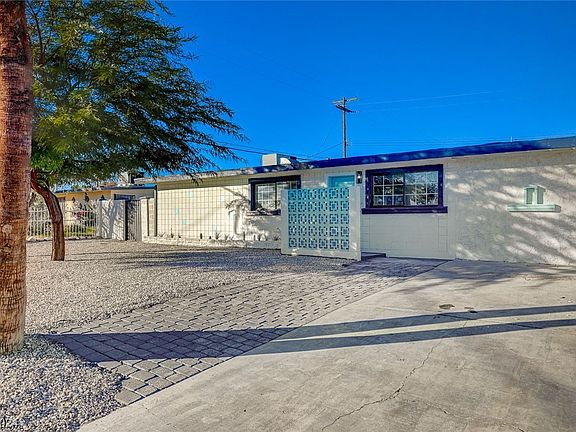3rd image of 1520 La Jolla Ave