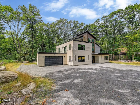 328 Forest Dr, Lords Valley, PA 18428