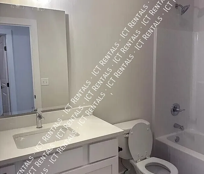 1126 N Broadview Ln #1 — Photo 10