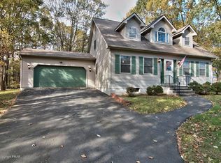 5 Pointe St, Mount Pocono, PA 18344