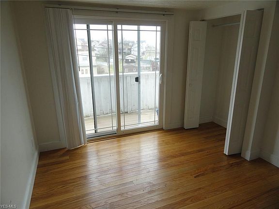 2nd image of 1121 Pennsylvania Ave APT 4