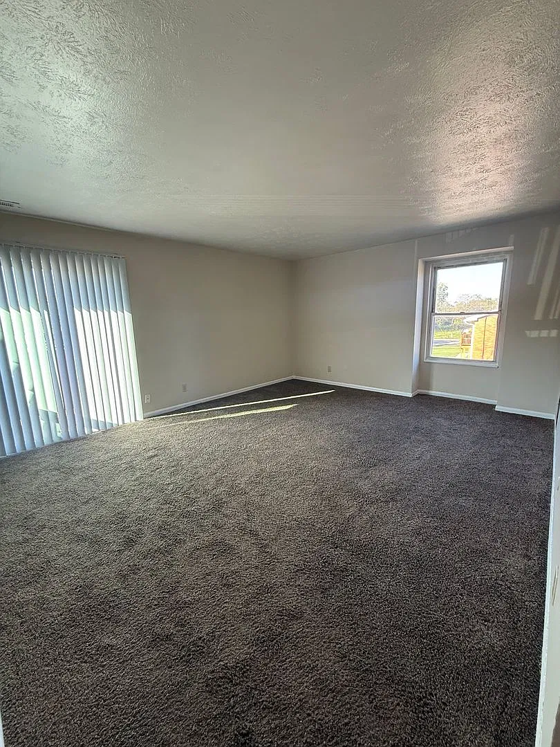 4230-4232 Arrowrock — Photo 3