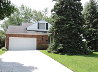 4888 Fairlawn Rd, Lyndhurst, OH 44124