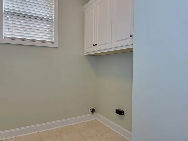 2513 Grier Cir — Photo 4