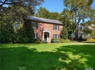 17 Orchard Farm Rd, Port Washington, NY 11050