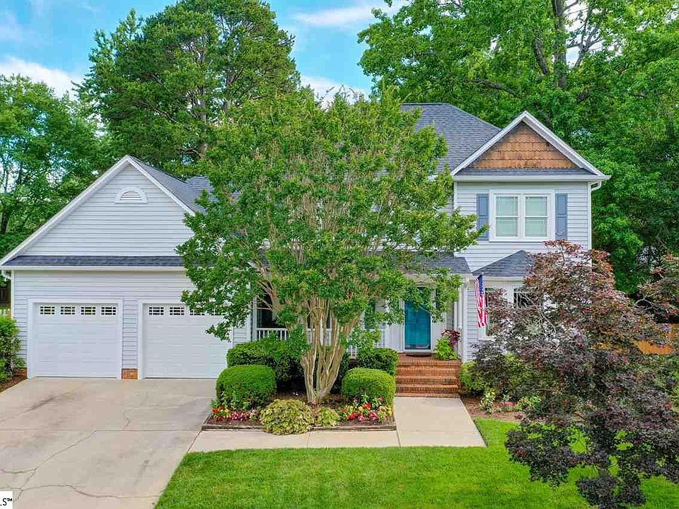 1st image of 8 Bernwood Dr
