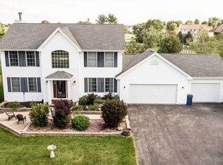 4959 Walnut Grove Dr, Poplar Grove, IL 61065