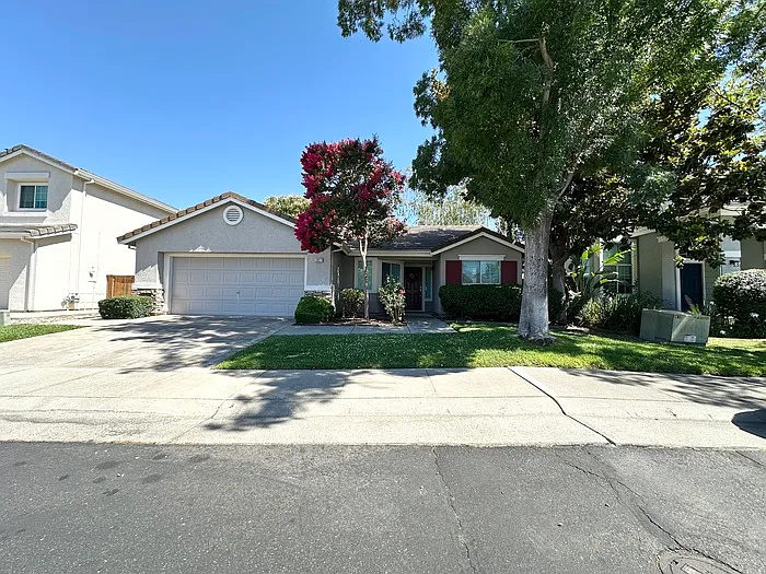 3917 Riviera Ln — Photo 1