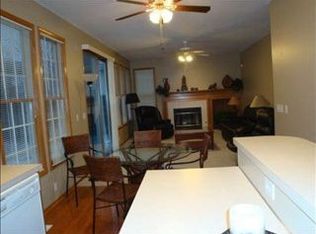 17327 Pierce Cir, Omaha, NE 68130