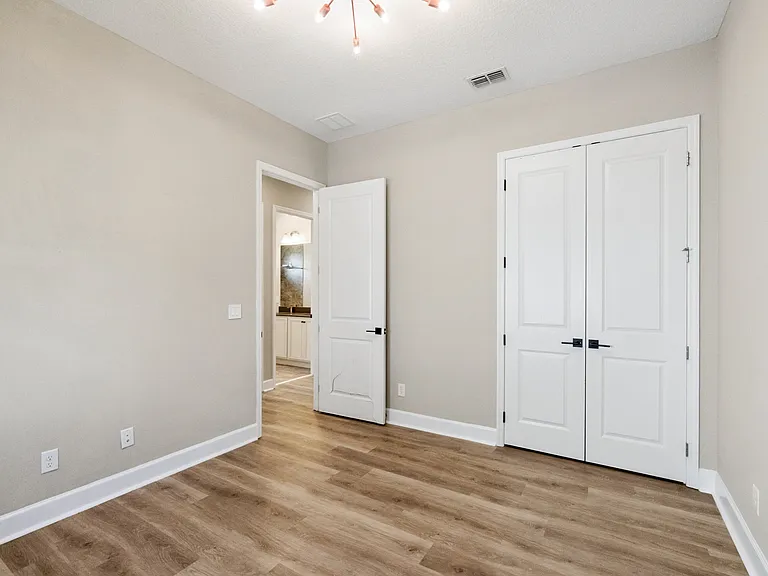 13273 Granger Ave — Photo 28