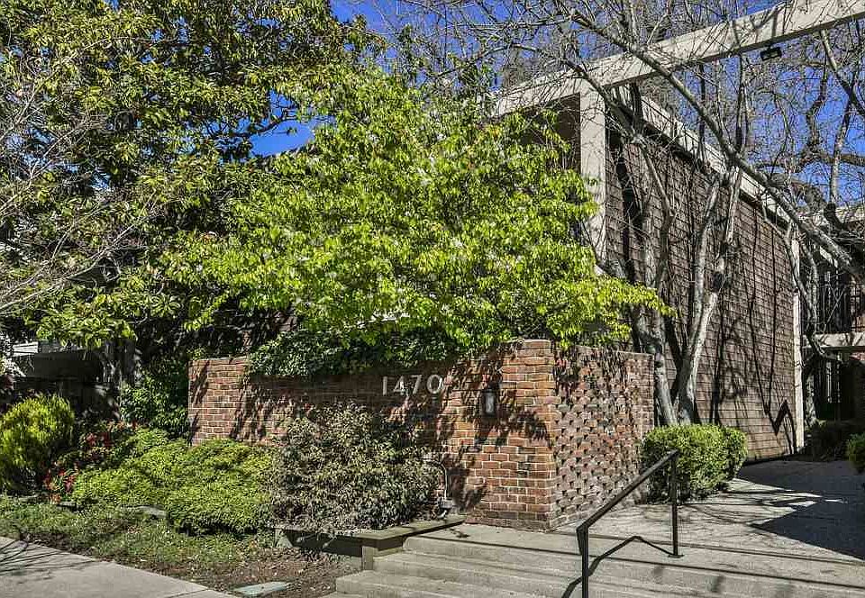 1st image of 1470 Creekside Dr APT 18