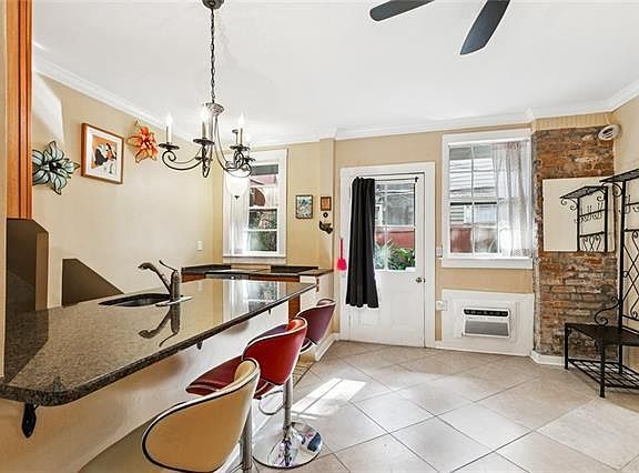 5th image of 931 Royal St APT 5