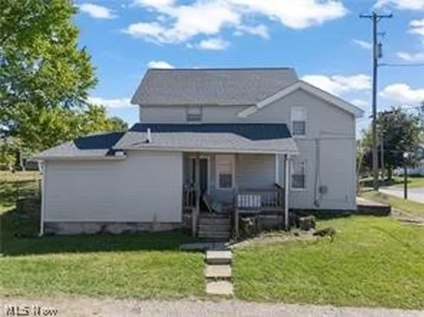 223 E Maple St, Hartville, OH 44632