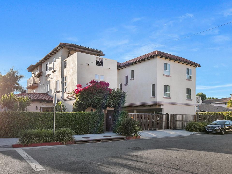 1st image of 13405 Burbank Blvd #6