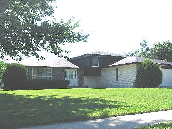 218 Indian Oaks Dr, Minooka, IL 60447 Zillow