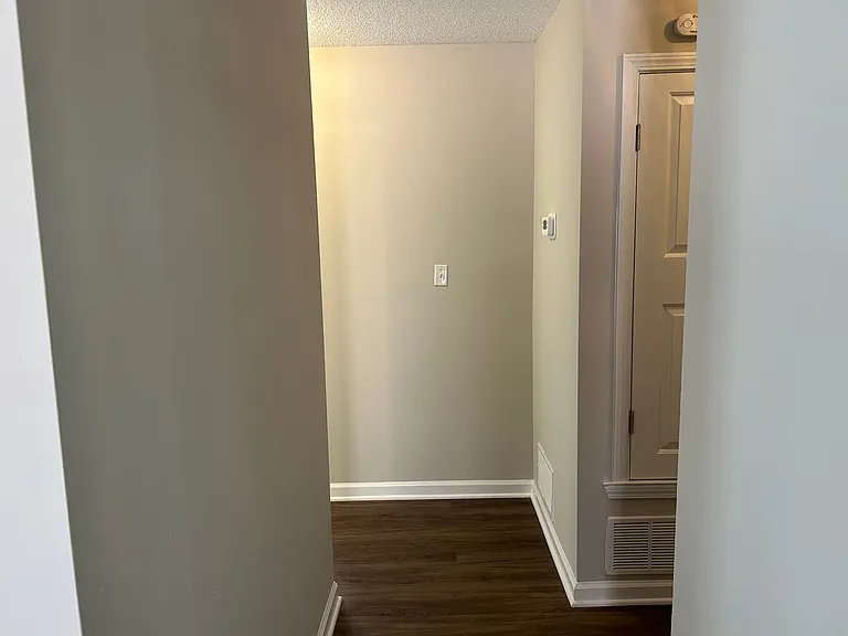 7668 Tally Ho Dr E — Photo 12