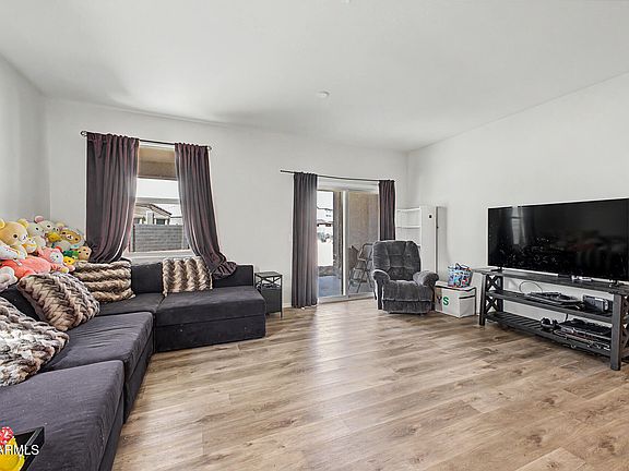 5th image of 30712 W PICADILLY Road