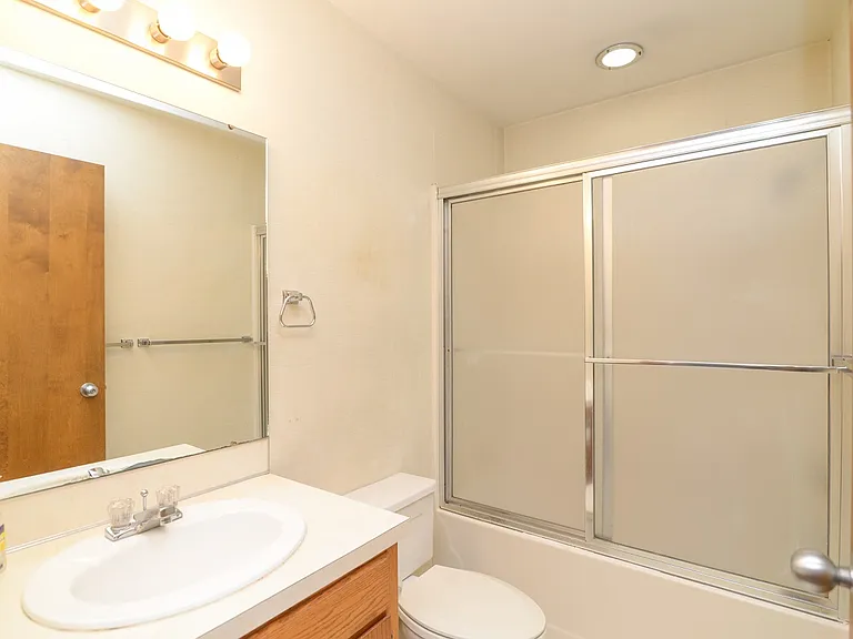 1312 Southwest Blvd #203 — Photo 6