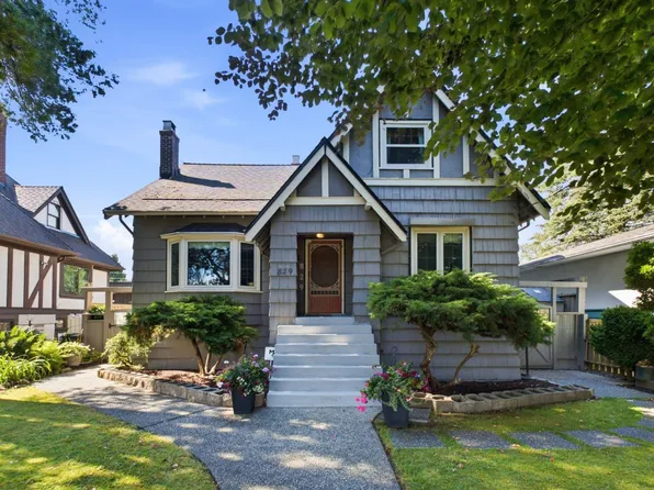 829 8th Ave, New Westminster, BC V3M 2R4