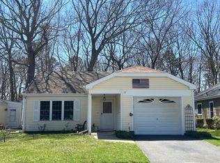 223 Belfast Ln, Ridge, NY 11961