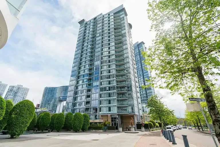 2 bed, 2.0 bath, 937 sqft, $4,100 — Photo 2