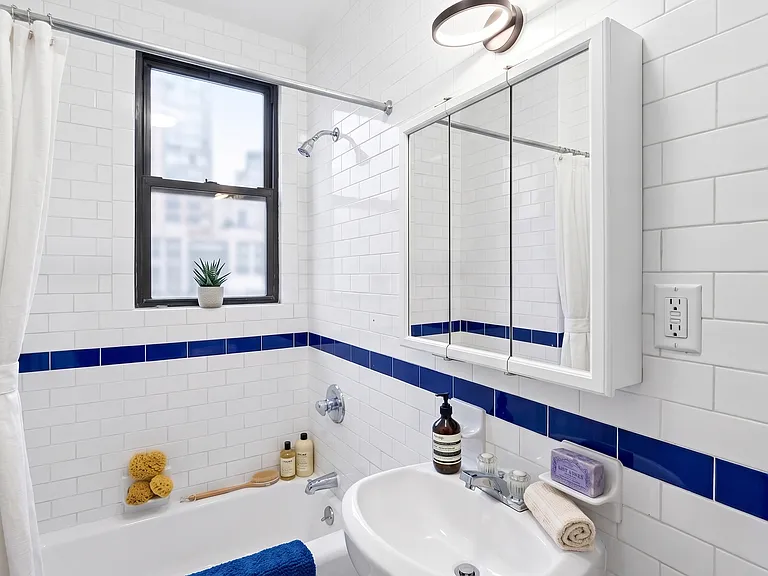 210 W 133rd St #7C — Photo 5