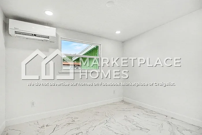 408 Bassedena Cir N — Photo 12