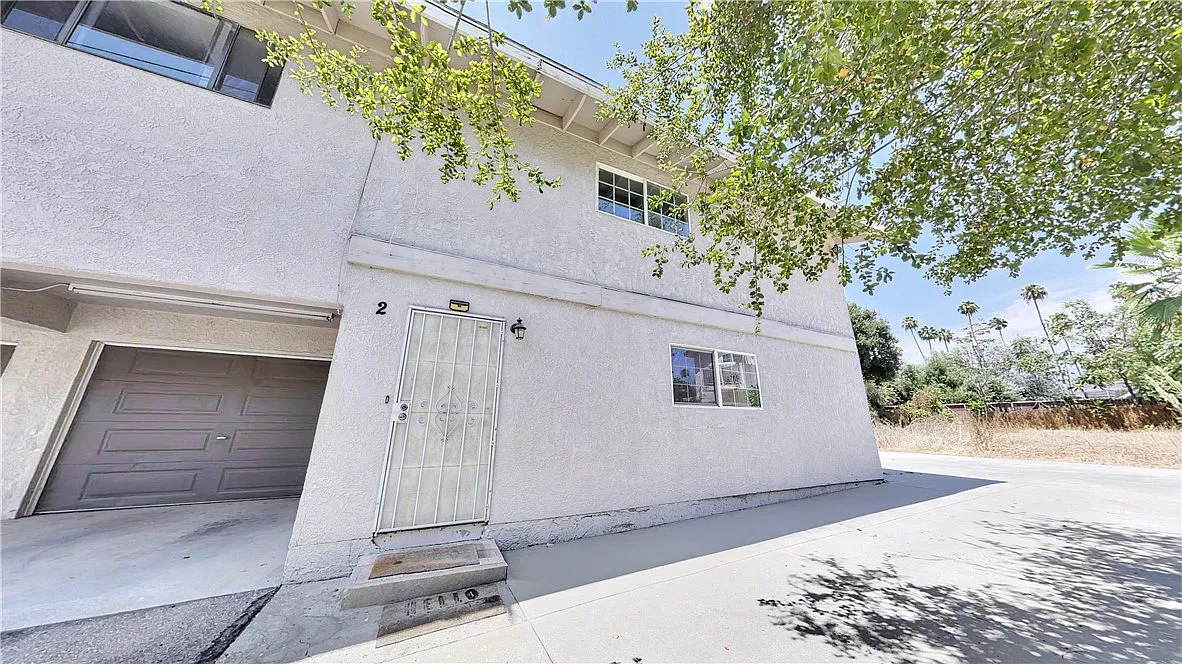 6 bed, 4291 sqft, $6,500 — Photo 1