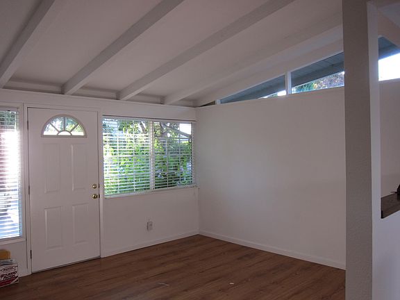 3rd image of 1221 Oak Creek Way