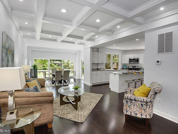 Living Room_View 2_Main Level