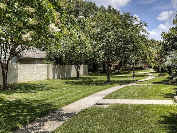 3rd image of 6616 Queensclub Dr