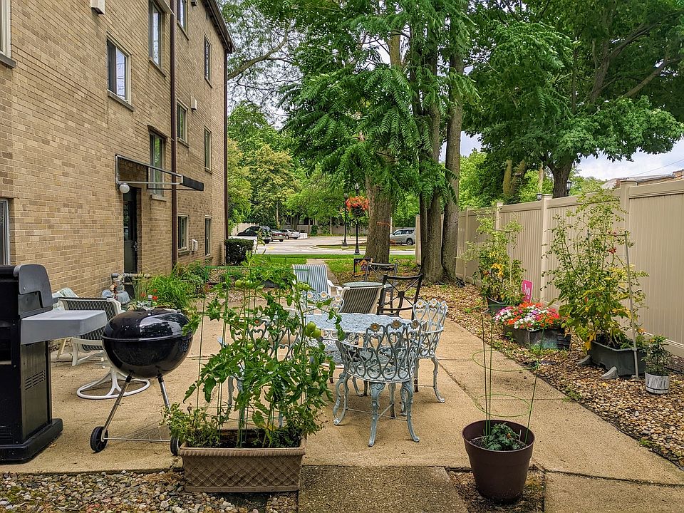 2nd image of 2610 Central Dr APT 2S
